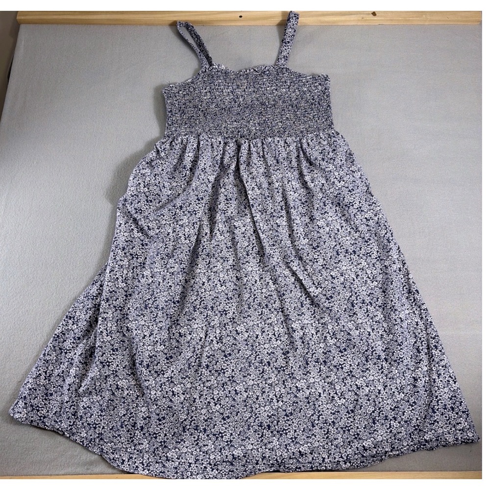 Smocked Bodice Floral Sundress in Navy and White